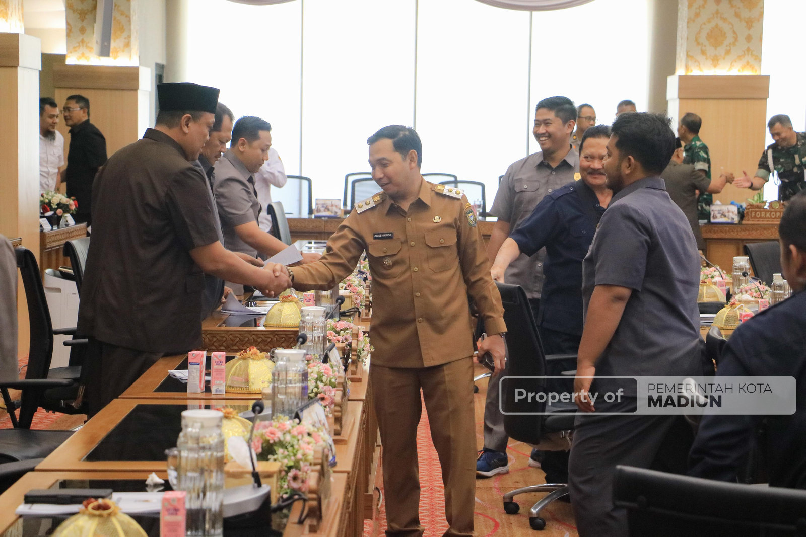 Bahas Raperda APBD 2026, Wali Kota Madiun Sampaikan Nota Keuangan