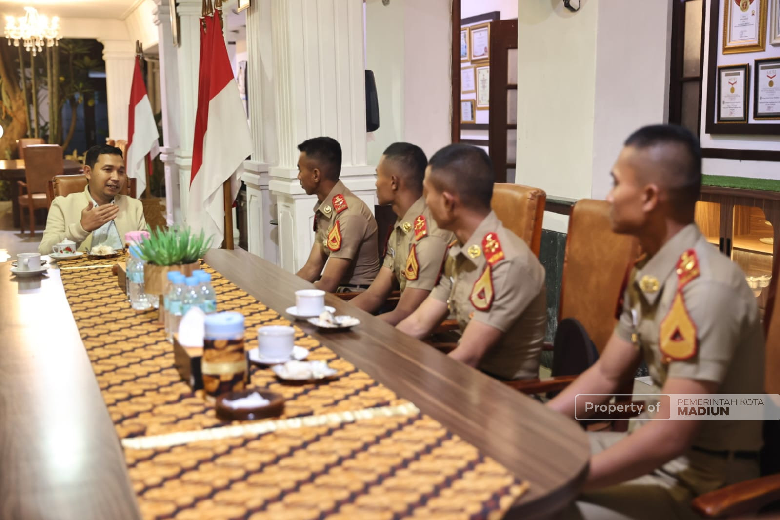 Empat Taruna Akmil dan AAU Bersilaturahmi, Plt Wali Kota Titip Jaga Kota Madiun Dimana Saja