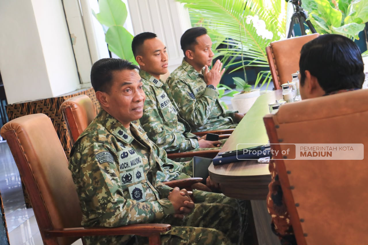Terima Silaturahmi Kaotmil III-12 Madiun, Plt Wali Kota Perkuat Sinergi Antarinstansi