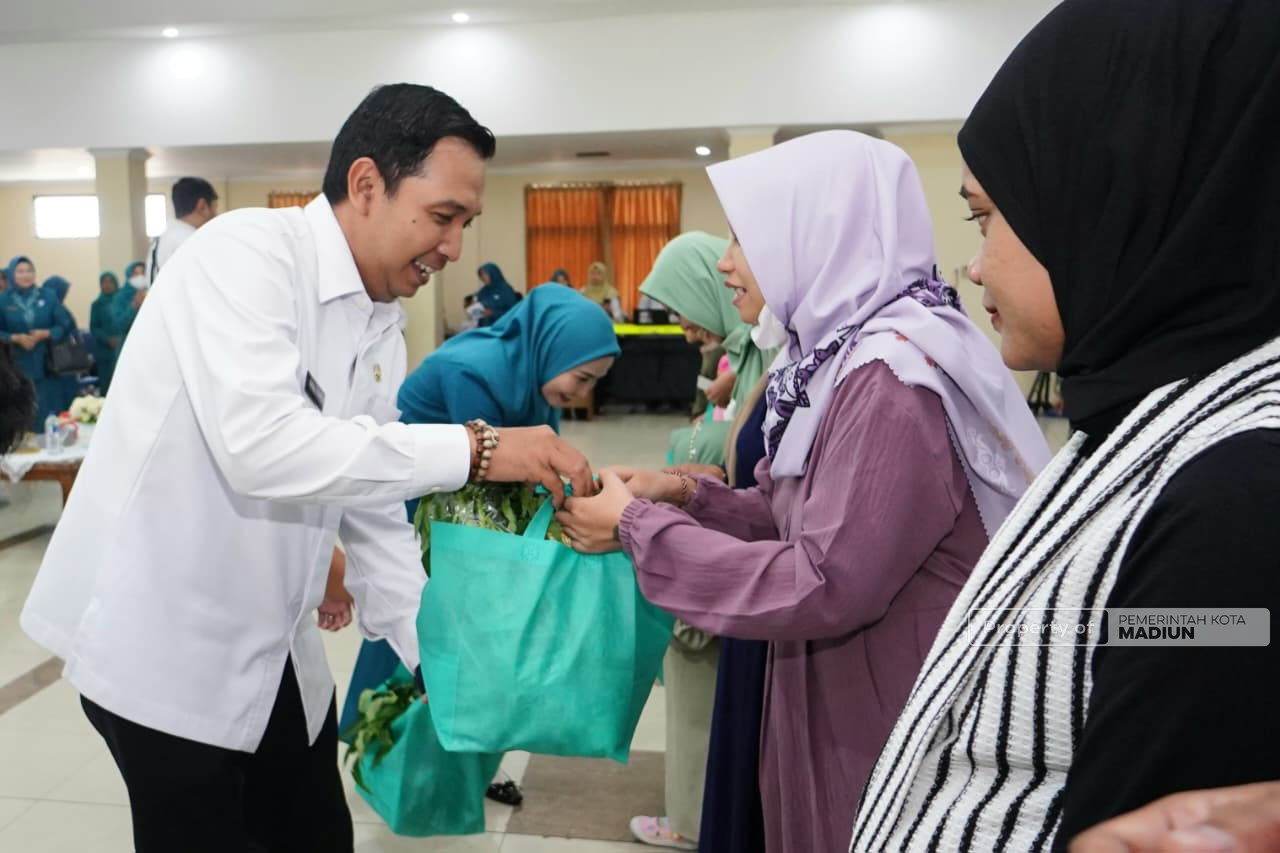 Hadiri Peringatan HKG PKK, Plt Wali Kota Madiun Tekankan Penguatan SDM Berbasis Keluarga