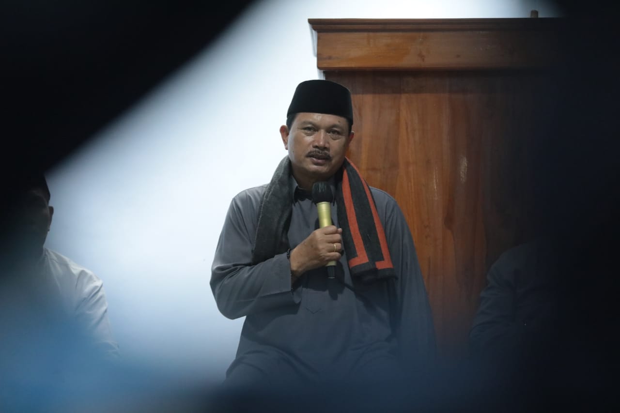 Shalat Isya Berjamaah Di Darul Muttaqien, Wali Kota Sampaikan Oleh-oleh Dari Negeri Kincir Angin
