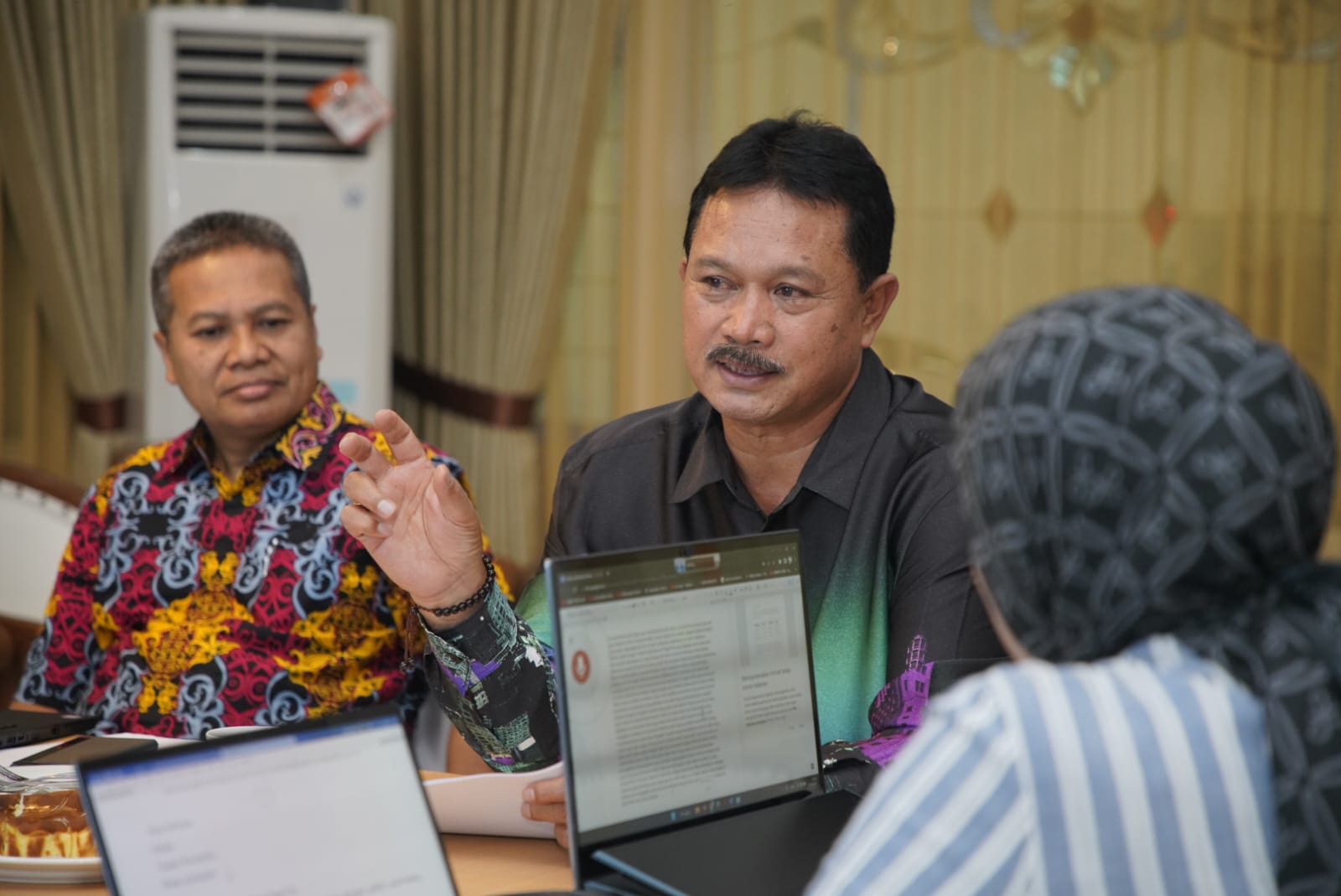 Wawancara Dengan Tim Asesor UT, Wali Kota Paparkan Program Smart City Madiun