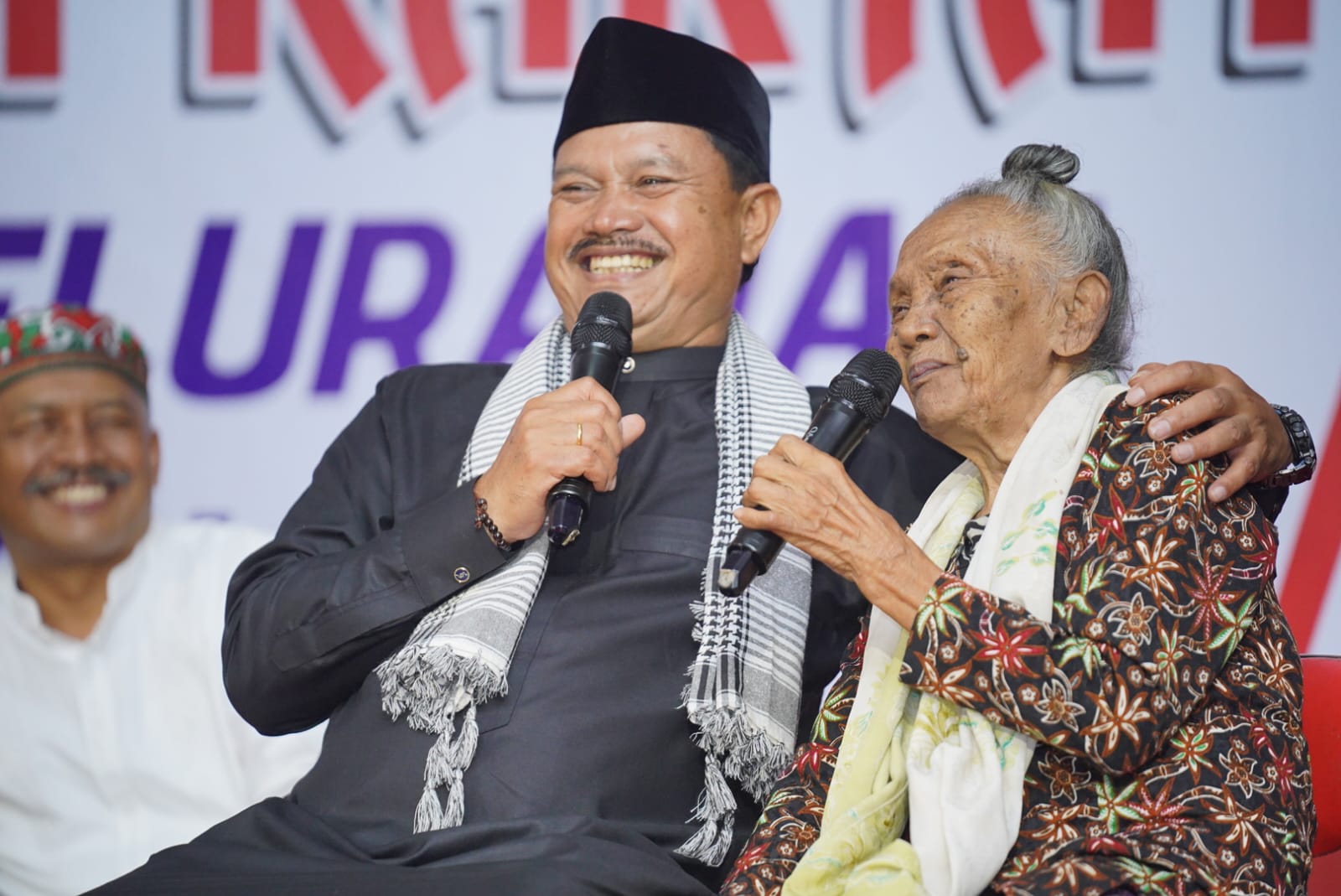 Di Kelurahan Pilangbango, Wali Kota Maidi Sambang Warga Hingga Bagi Sembako