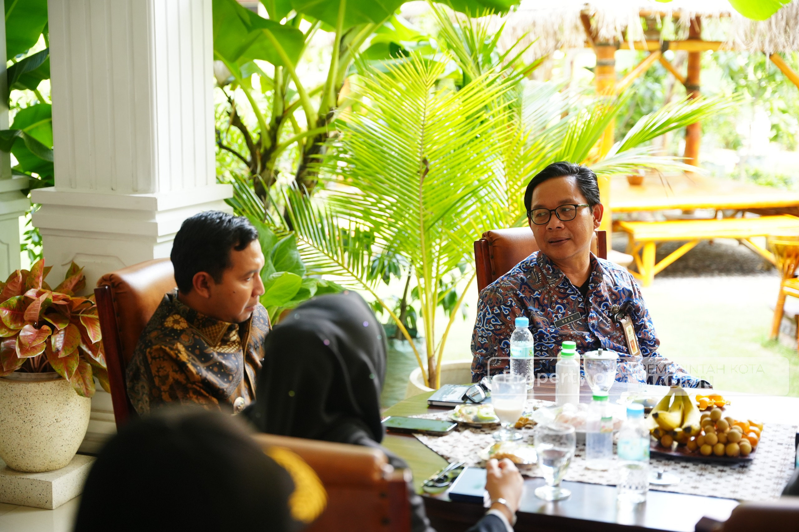 Terima Dua Audiensi, Wali Kota Bahas Kelanjutan Penataan Kabel Jalur Bawah dan Madiun Berkilau di Pergantian Tahun Nanti
