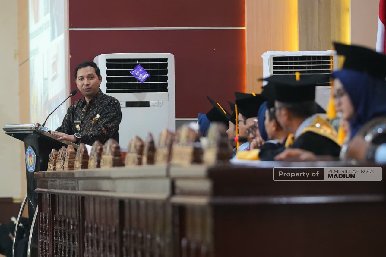 Hadiri Wisuda Unipma, Plt Wali Kota Kita Entaskan Kemiskinan Melalui Pendidikan