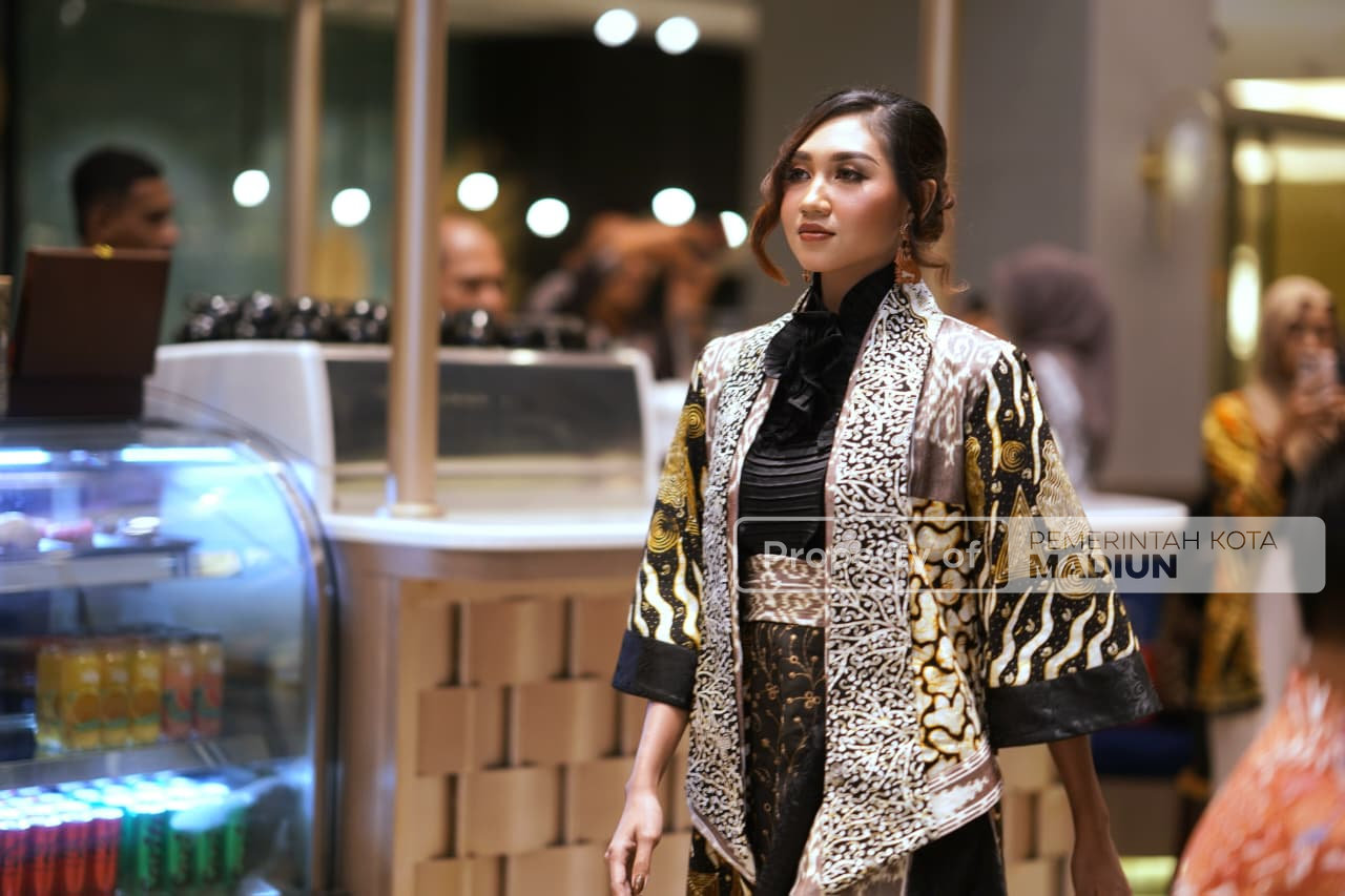 Wali Kota Maidi Hadiri Fashion Show, Apresiasi Desainer dan UMKM Lokal
