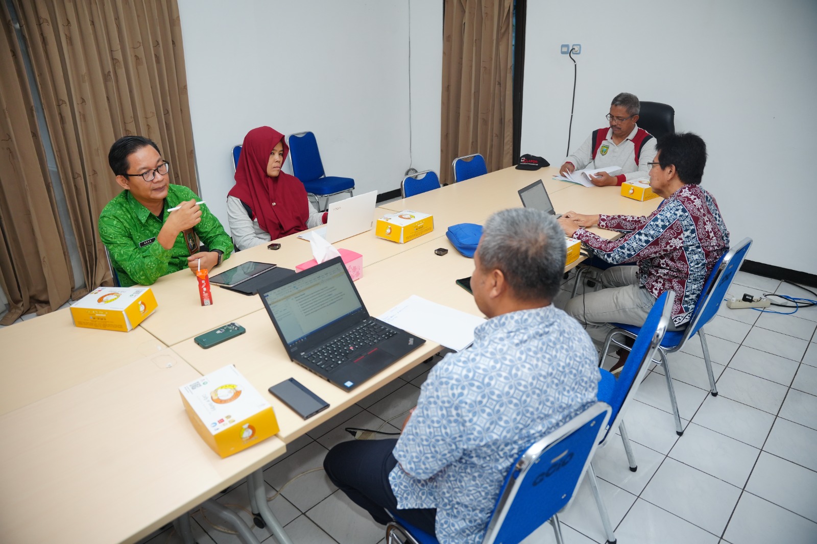 Lengkapi Data Proposal Tugas Akhir Program Doktor Wali Kota, Tim UT Kembali Datang Gelar Assessment Kedua