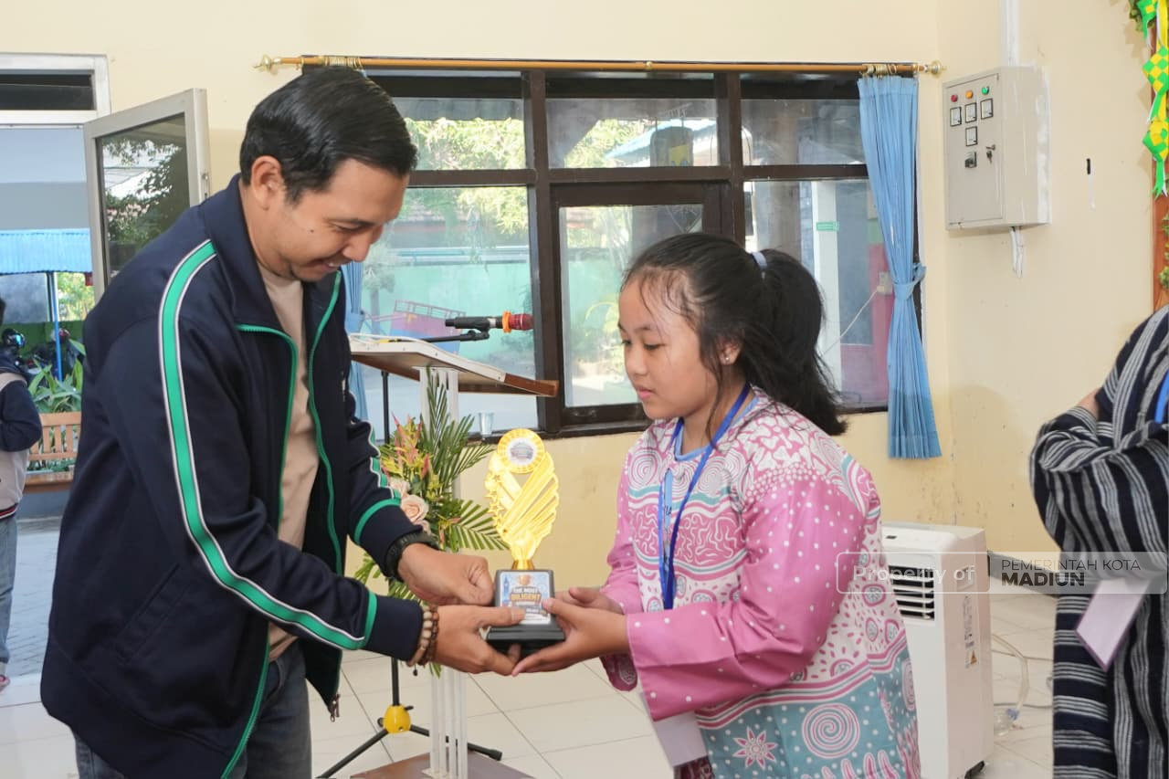 English Fun Holiday Resmi Berakhir , Pemkot Madiun Dorong Pelatihan Bahasa Inggris di Setiap Kelurahan