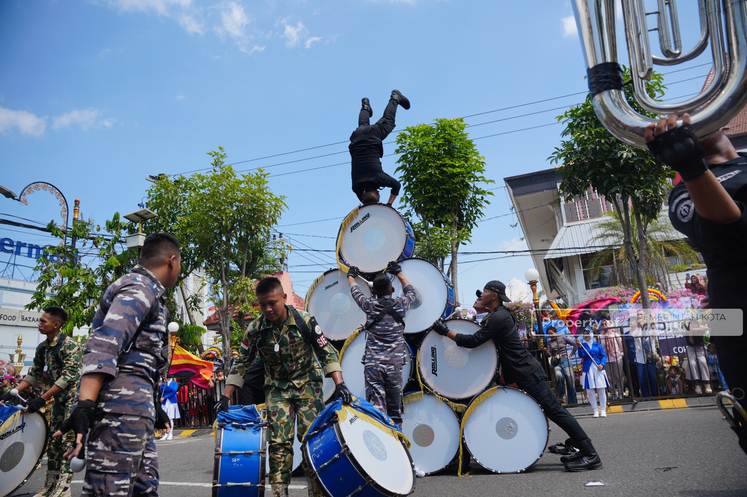 Parade Military Drumband Semarakkan HUT ke-108 Kota Madiun, Plt Wali Kota Harap Ekonomi Lokal Kian Bergeliat