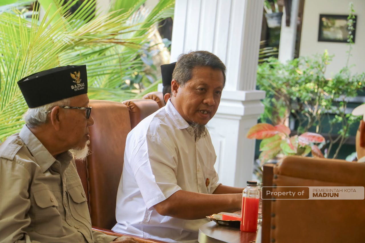 Turut Ramaikan Hari Jadi, Basnaz Kota Madiun Gelar Madiun Berbagi, Voucher Alat Sekolah, hingga Bantuan Dhuafa Berprestasi