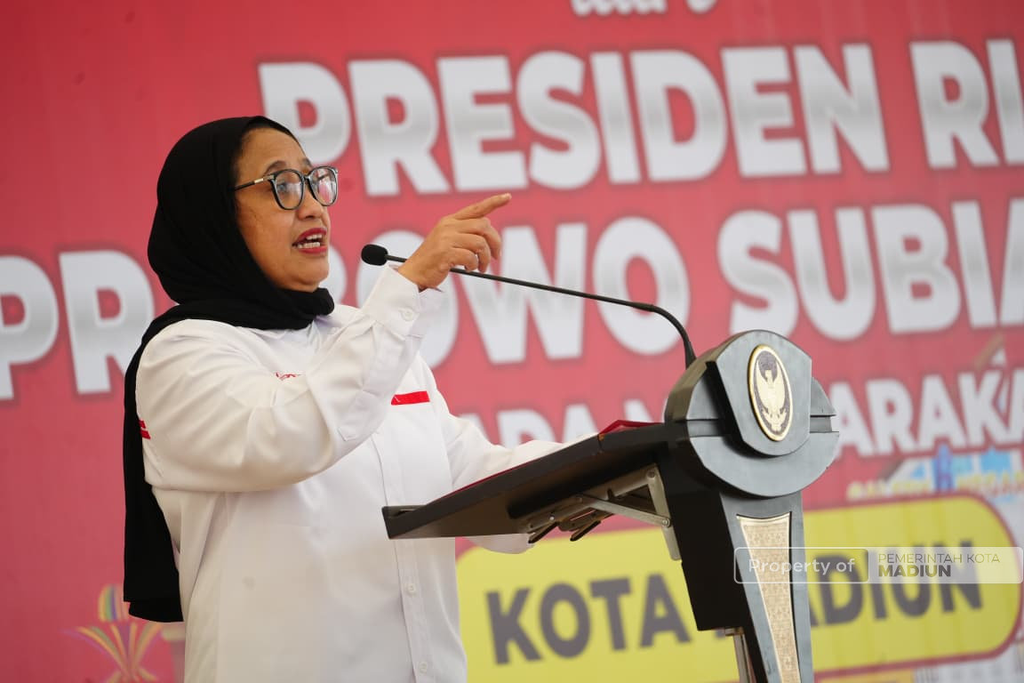 Serahkan Bantuan Becak Listrik Yayasan GSN, Plt Wali Kota Sampaikan Terima Kasih atas Bantuan Presiden