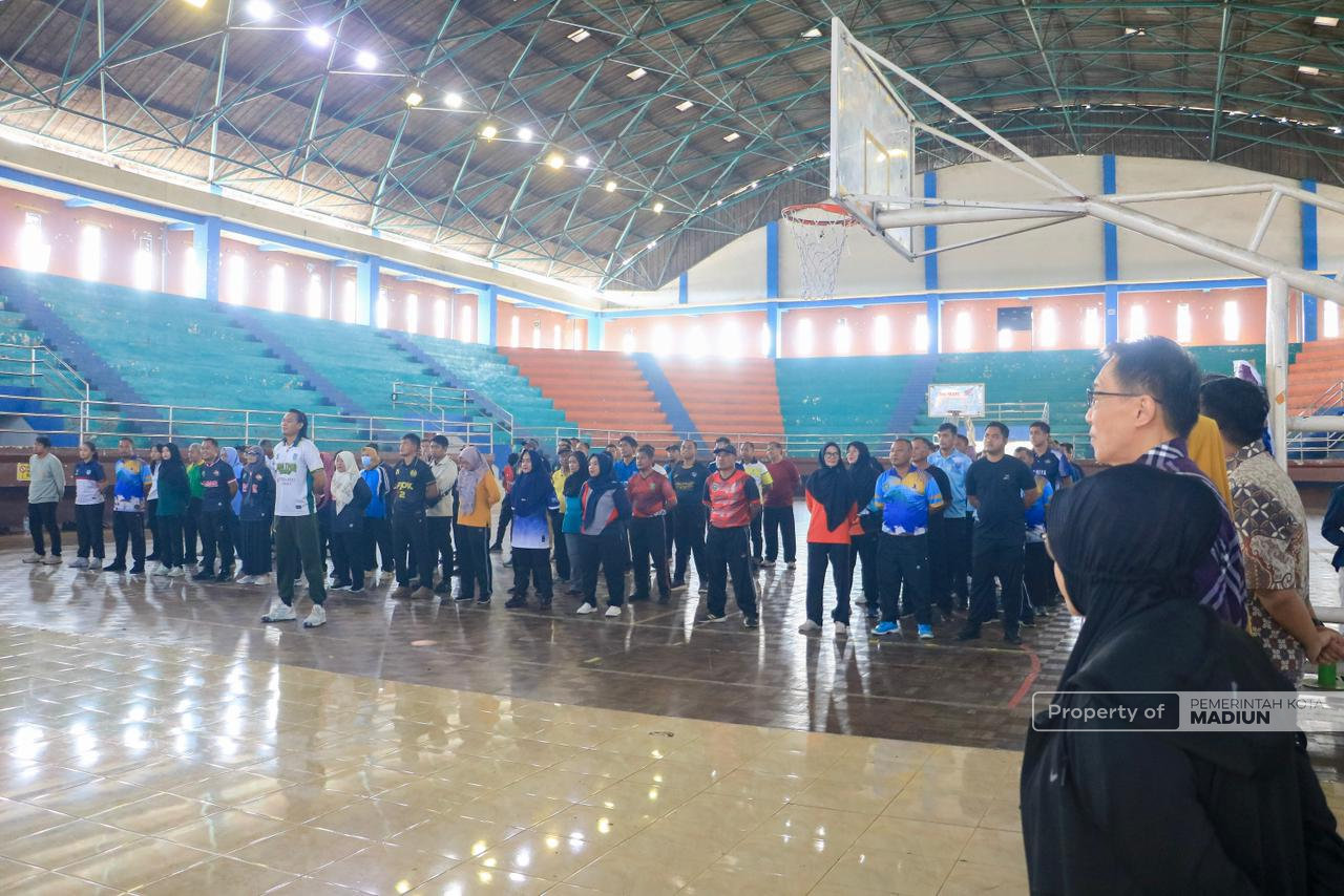 Buka Coaching Clinic, Plt Wali Kota Madiun Dorong Guru PJOK Cetak Generasi Sehat Berkarakter