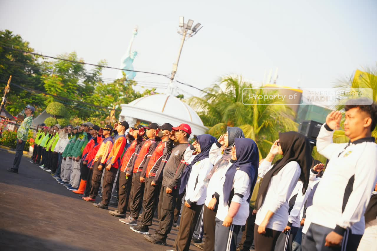 Pimpin Apel Gerakan Jumat Bersih, Plt Wali Kota Tekankan Kebersihan Kota