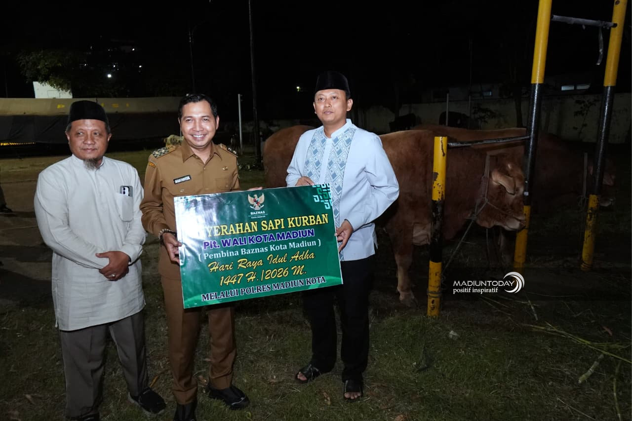 Jelang Iduladha, Pemkot dan Baznas Serahkan Sapi Kurban ke Polres Madiun Kota