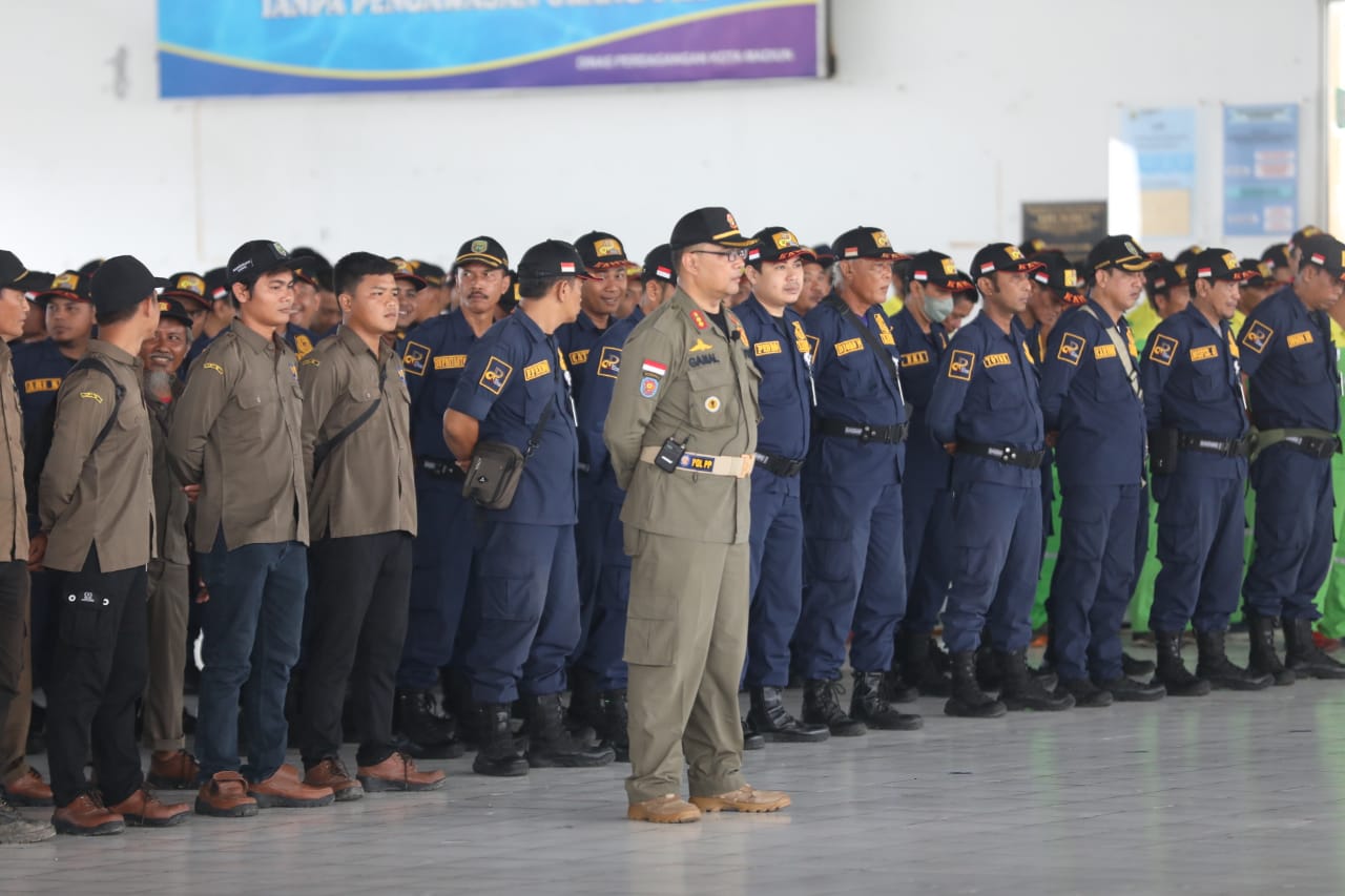 Pimpin Apel Tim Gabungan Pasar Besar Madiun, Wali Kota Pesan Jaga Ketertiban