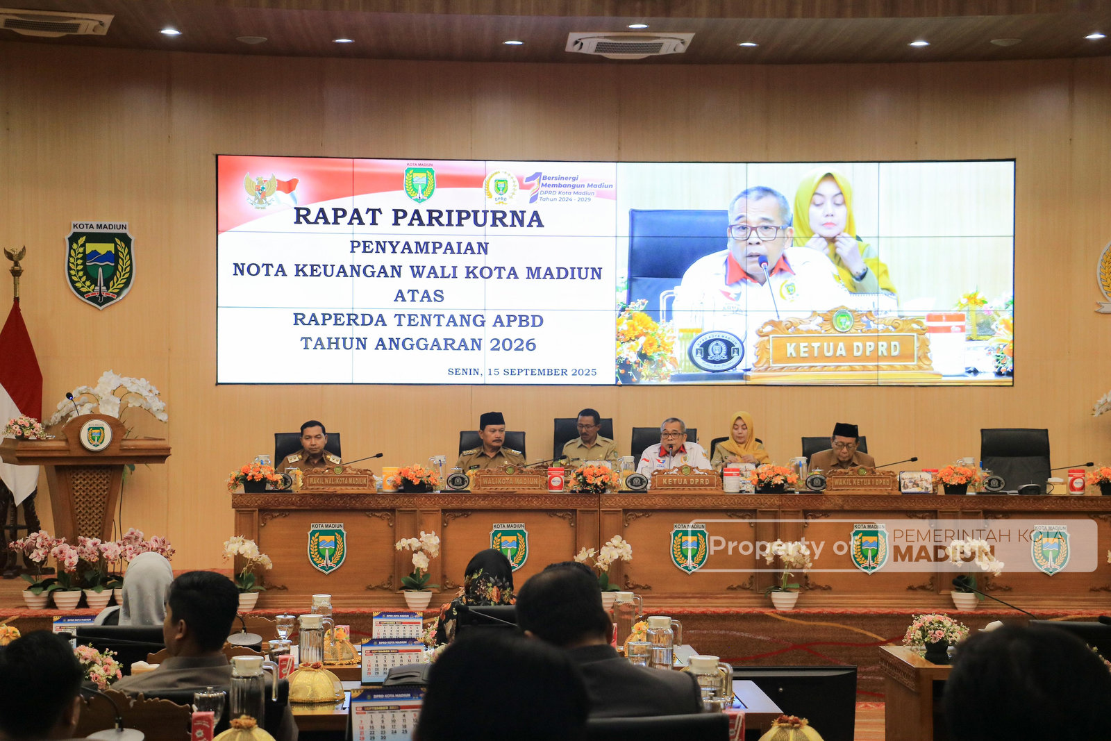 Bahas Raperda APBD 2026, Wali Kota Madiun Sampaikan Nota Keuangan