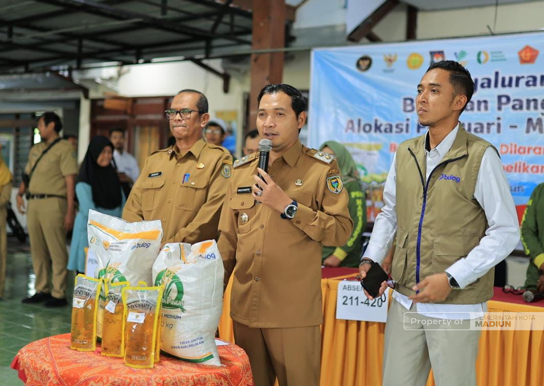 Salurkan Bantuan Pangan dari Bapanas, Pemkot Madiun Harap Kebutuhan Warga Jelang Lebaran Terpenuhi