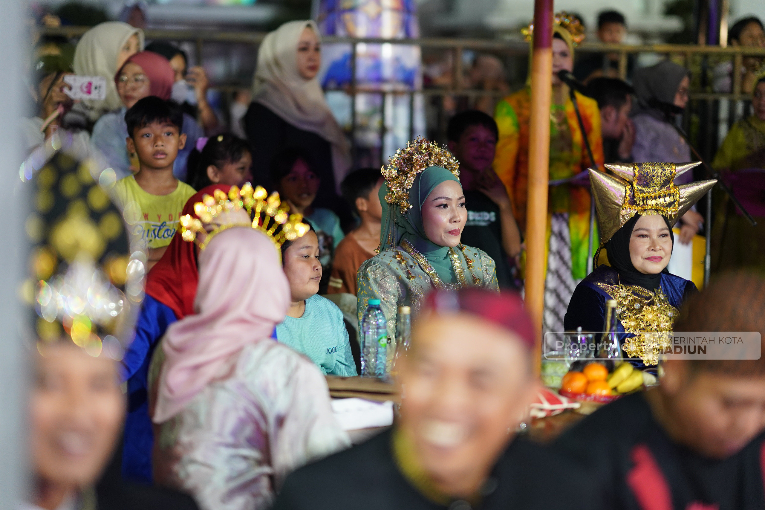Ribuan Masyarakat Tumplek Blek, Madiun Spektra Carnival Gemerlapkan Malam Kota Pendekar, Wali Kota Sampaikan Apresiasi dan Terima Kasih
