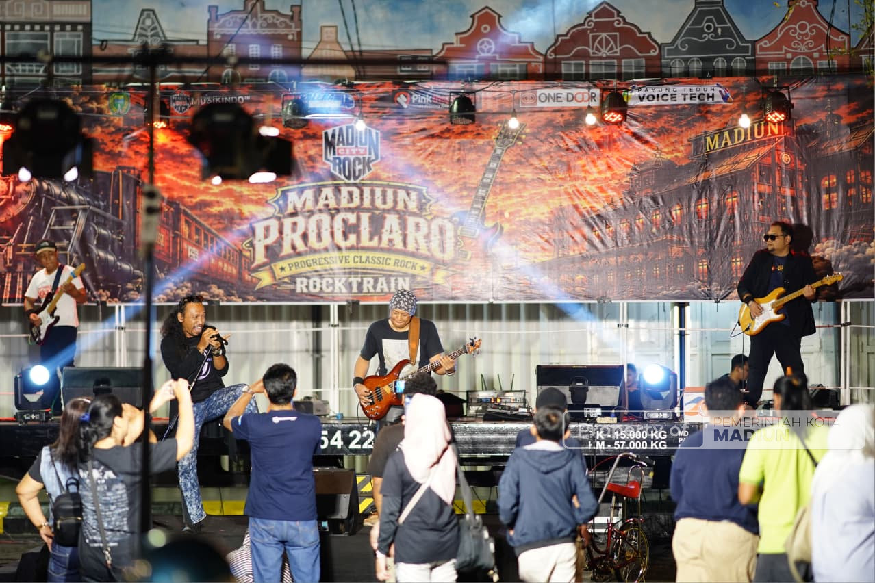 Saksikan Proclaro Rocktrain, Plt Wali Kota: Tahun Depan Bikin Event Besar Dibiayai Pemkot