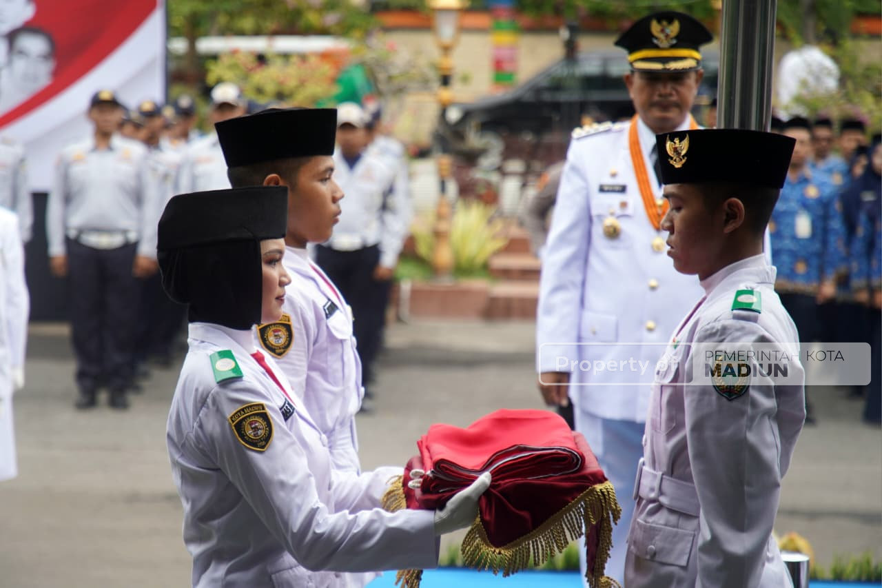 Pimpin Apel Hari Pahlawan, Wali Kota Harap Semangat Pejuang Terus Hidup di Kota Madiun