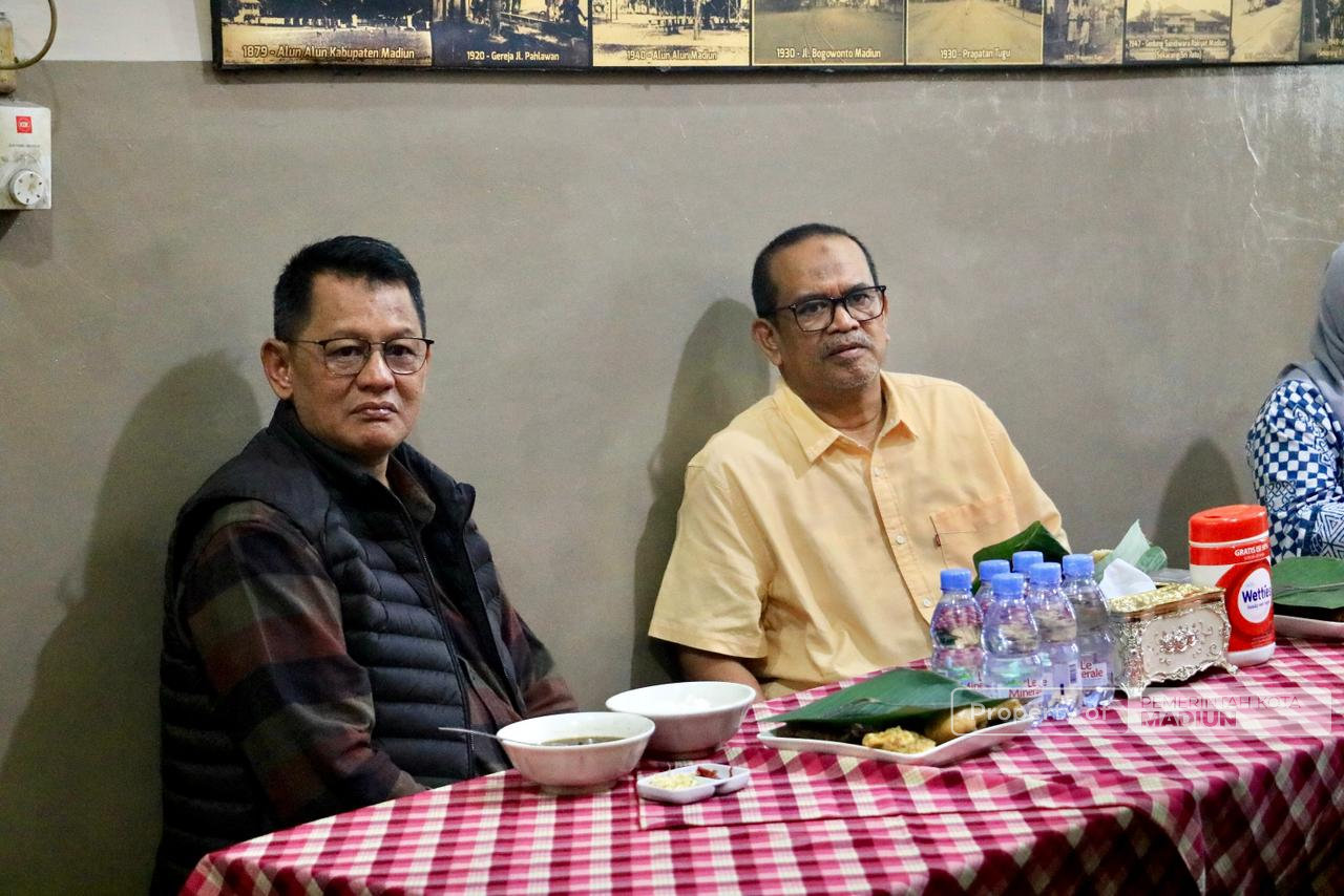 Deputi Pelayanan Publik KemenPAN-RB Kunjungi Kota Pendekar, Cicipi Makanan Khas sebelum ke Balai Kota