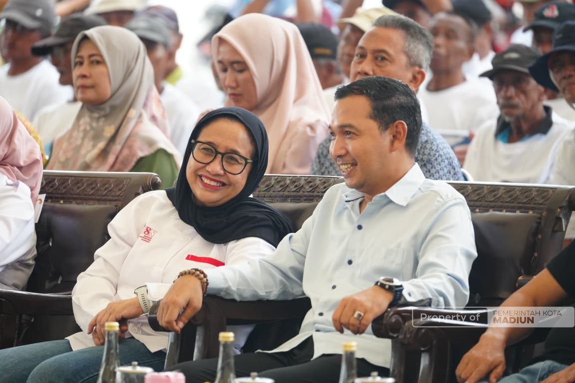 Serahkan Bantuan Becak Listrik Yayasan GSN, Plt Wali Kota Sampaikan Terima Kasih atas Bantuan Presiden