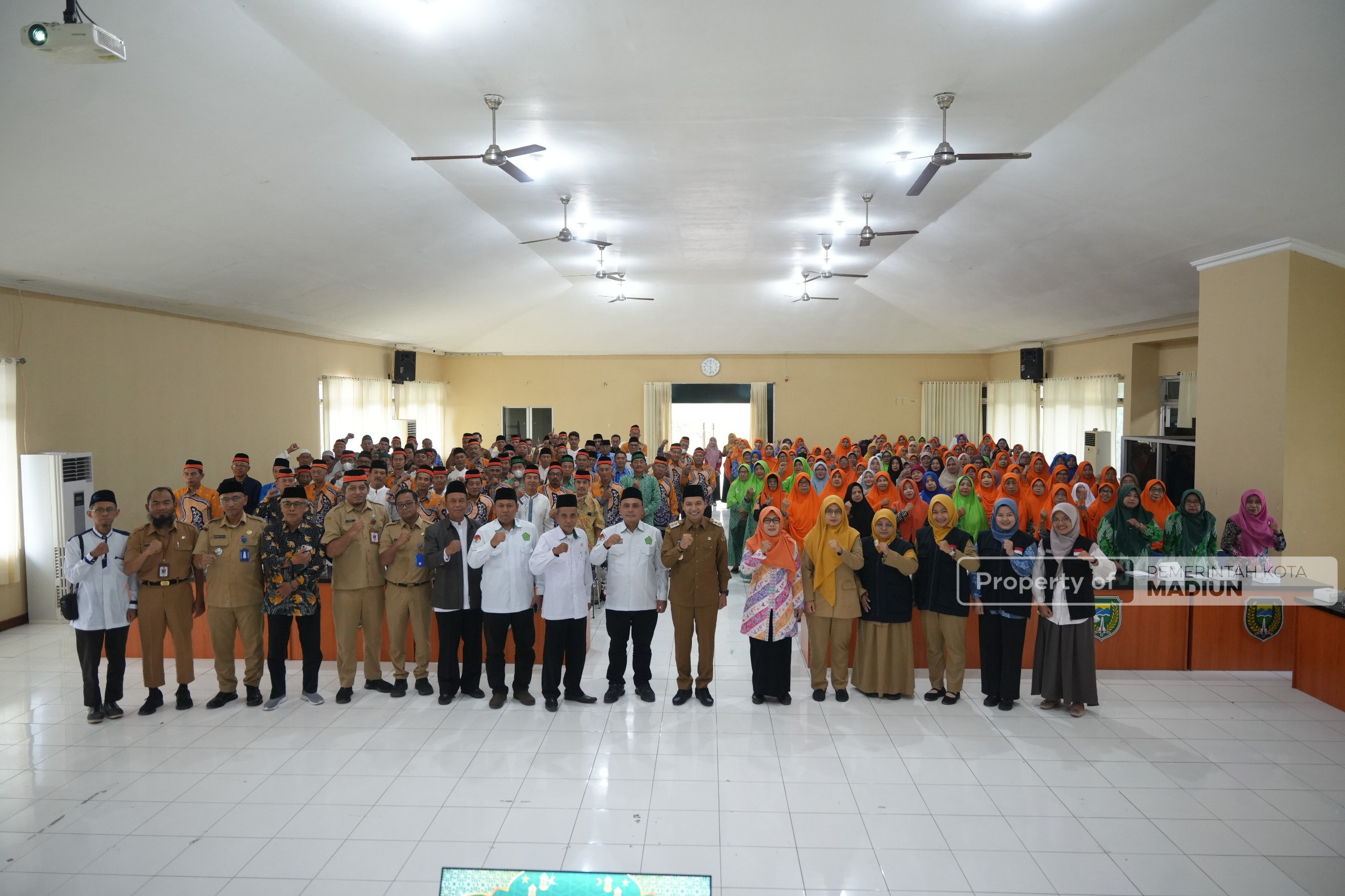Manasik Haji Terintegrasi Tingkat Kota Madiun Resmi Dibuka, Plt Wali Kota Tekankan Kesehatan dan Kemandirian Jamaah