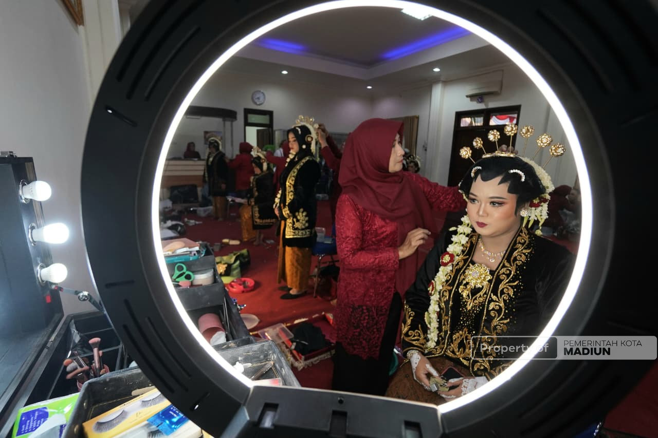 Lestarikan Warisan Budaya, Pemkot Madiun Hadirkan Prosesi Akad Nikah dan Lomba Tata Rias Pengantin Adat dalam Rangka HUT ke-108