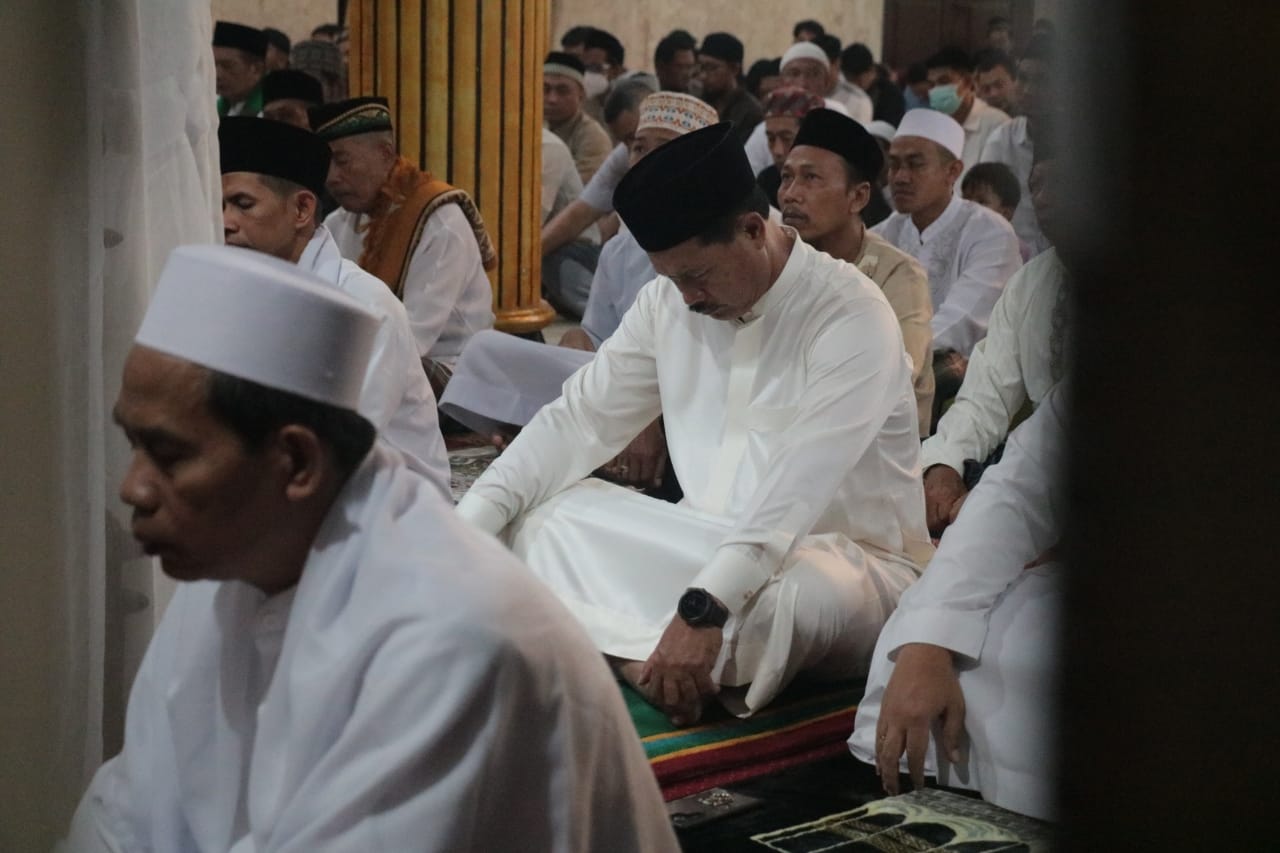 Laksanakan Salat Idul Fitri, Wali Kota: Lebaran Kesempatan Untuk Menyampaikan Kekhilafan Diri