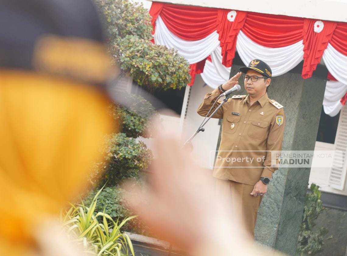 Pemkot Madiun Bakal Bagikan Tiga Ribu Bendera Merah Putih, Simbolis Dilakukan Plt Wali Kota Saat Apel