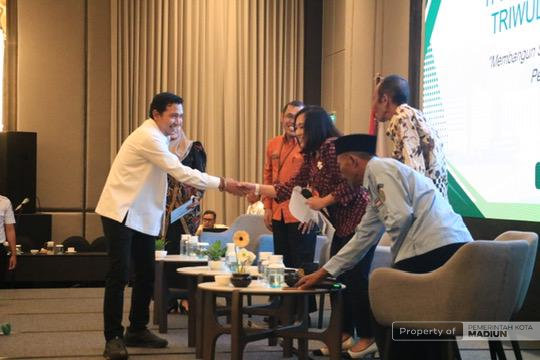 Plt Wali Kota Madiun Perkuat Pengendalian Inflasi dan Digitalisasi untuk Dorong Pertumbuhan Ekonomi