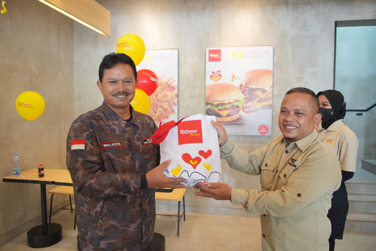 Hadiri Opening Richeese Factory, Wali Kota : Iklim Investasi Di Kota Madiun Makin Nyaman