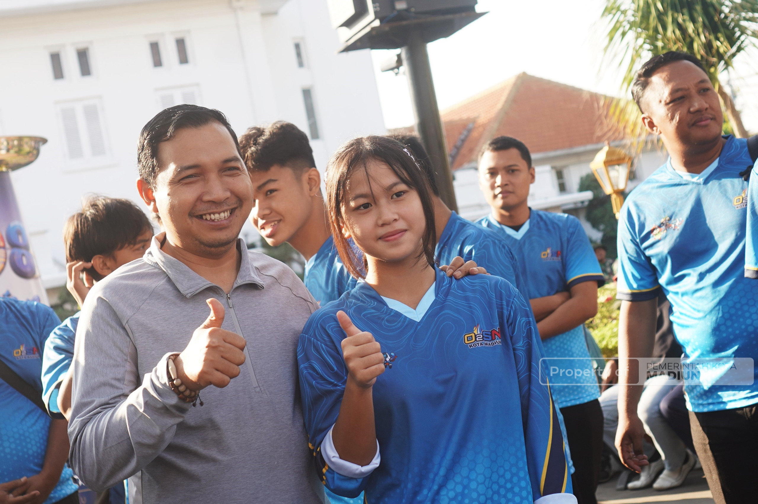 Lepas Kontingen O2SN, Plt Wali Kota Harap Atlet Kota Madiun Raih Prestasi Terbaik