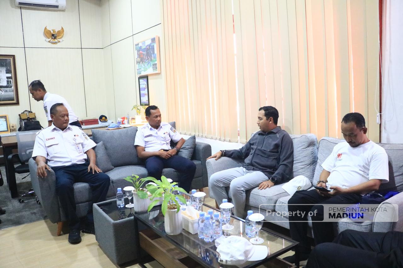 Sinergi dengan PT KAI Diperkuat, Plt Wali Kota Madiun Dorong Penataan Kawasan Stasiun