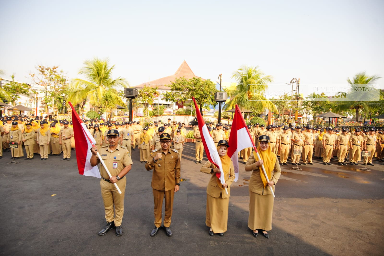 Pemkot Madiun Bakal Bagikan Tiga Ribu Bendera Merah Putih, Simbolis Dilakukan Plt Wali Kota Saat Apel