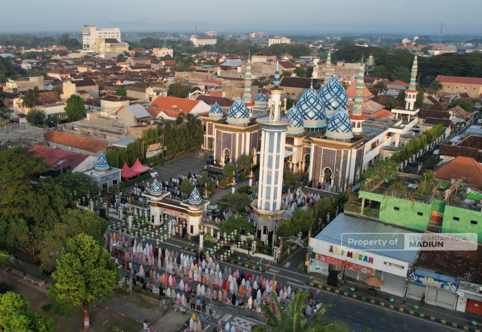 Salat Iduladha di Masjid Baitul Hakim, Plt Wali Kota Madiun Ajak Perkuat Gotong Royong dan Kebersamaan