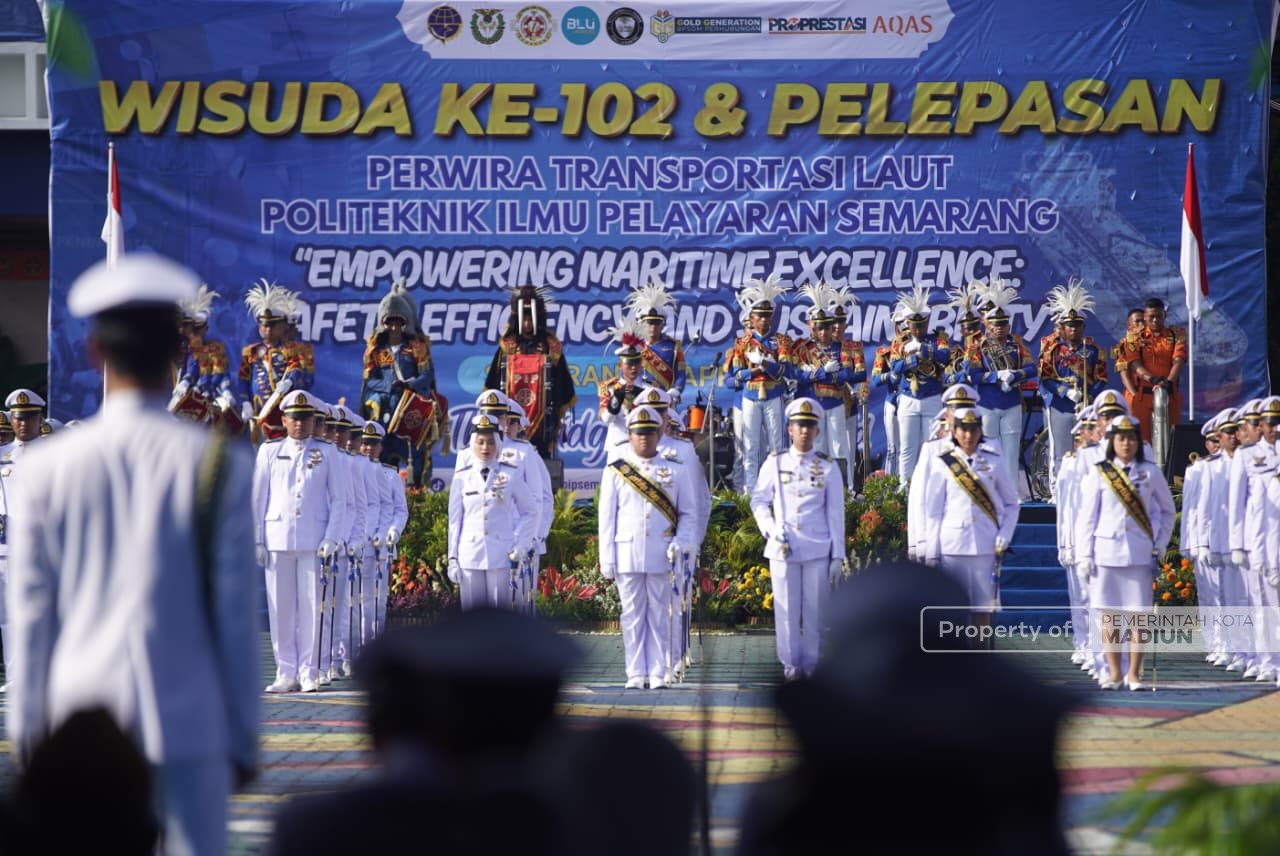 Hadiri Wisuda ke-102 PIP Semarang, Pemkot Madiun Teken MoU Pengembangan SDM Transportasi
