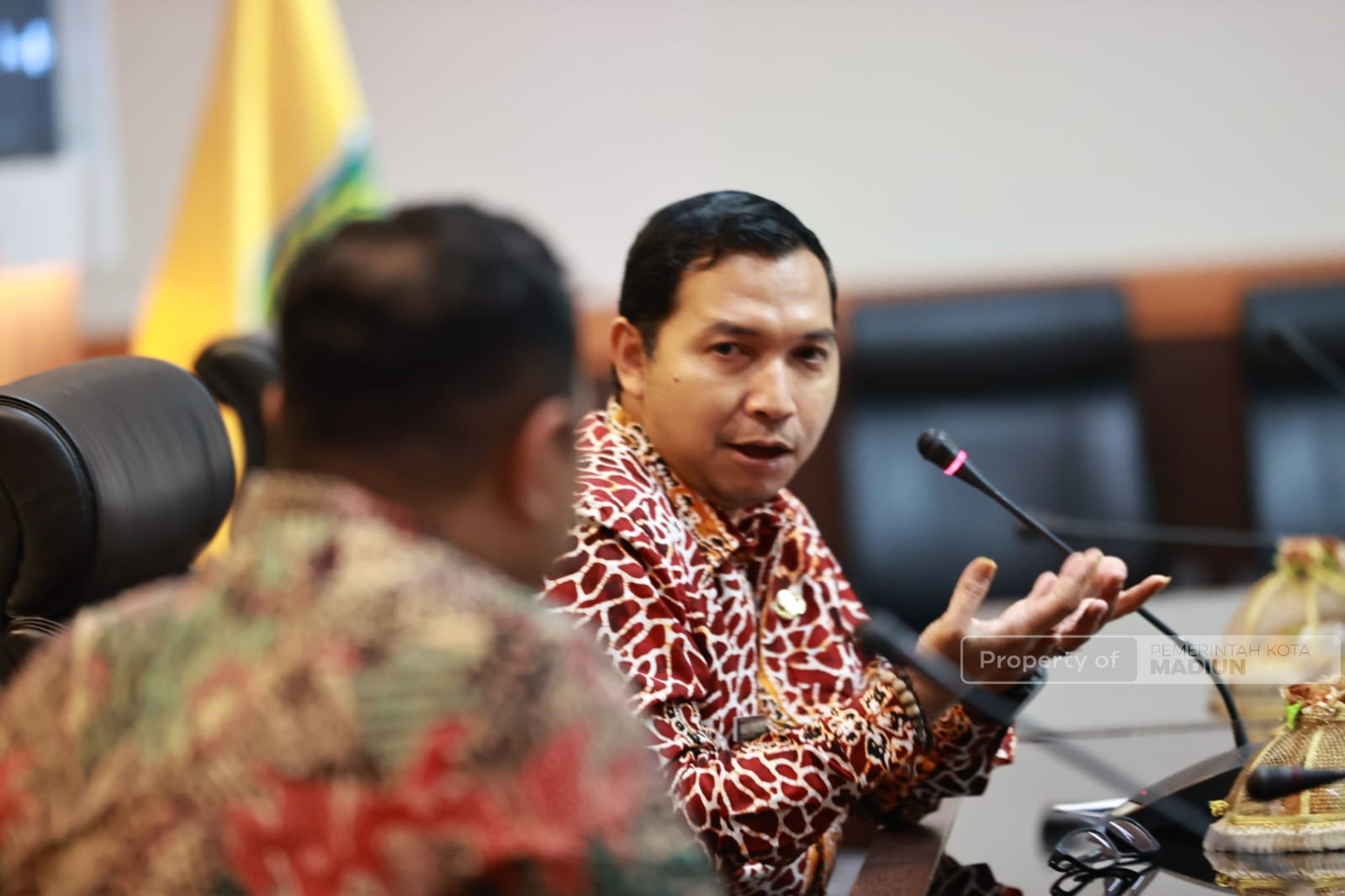 Terima Kunjungan Studi Komparasi Pemkab Probolinggo, Plt Wali Kota Bagikan Strategi Pengelolaan Retribusi untuk Optimalkan PAD
