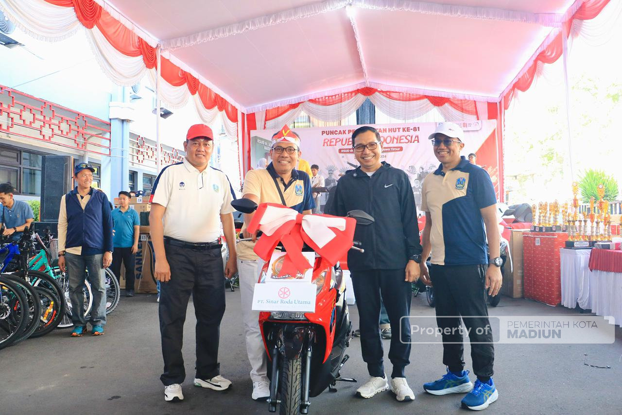 Hadiri Jalan Santai RSUD dr Soedono, Plt Wali Kota Pesan Semangat Melayani Masyarakat Terus Dijaga