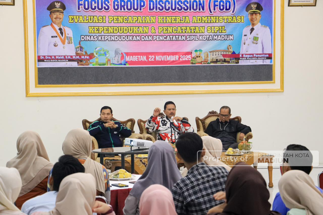 Evaluasi Capaian Kinerja Dispendukcapil, Wali Kota Madiun Tekankan Pentingnya Pelayanan Publik