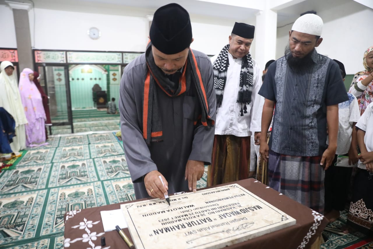 Safari Ramadan Salat Tarawih di Masjid Baiturrahman, Wali Kota Juga Resmikan Masjid Tempat Kegiatan