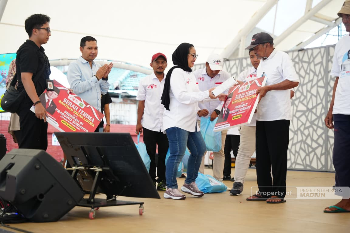 Serahkan Bantuan Becak Listrik Yayasan GSN, Plt Wali Kota Sampaikan Terima Kasih atas Bantuan Presiden