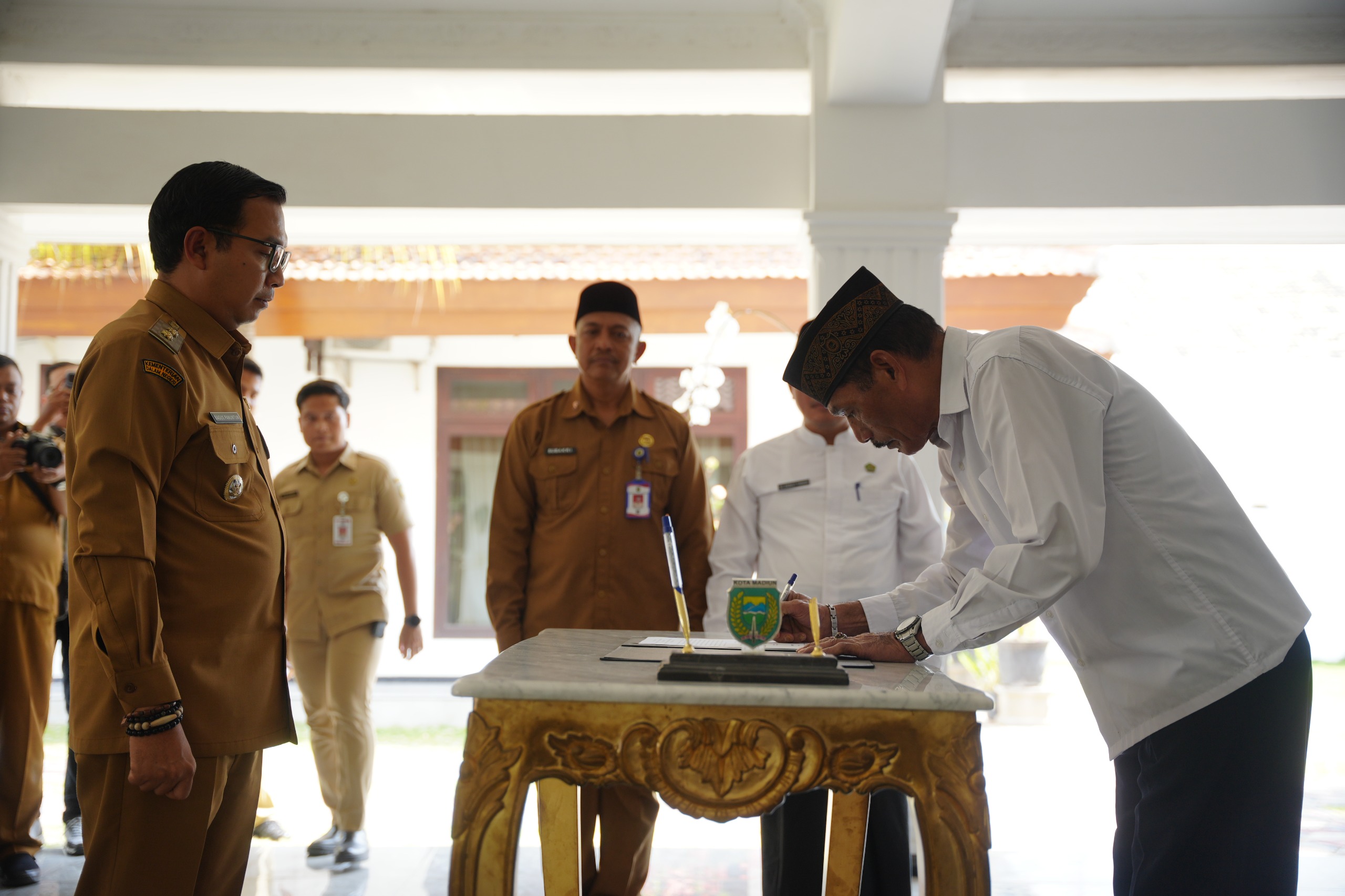 Plt Wali Kota Resmi Kukuhkan Pengurus FKUB dan FPK, Perkuat Toleransi dan Kepedulian Sosial