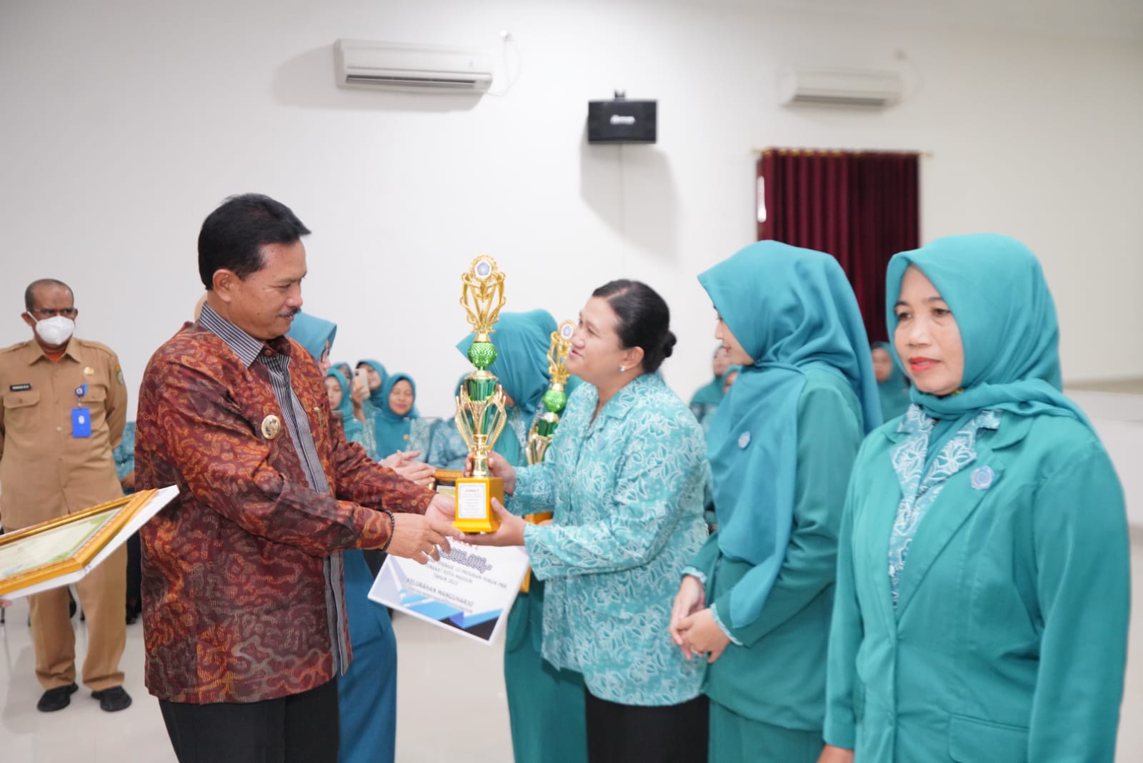 Peringatan HKG ke-51, PKK Kota Madiun Raih Penghargaan Penyusunan Program Terbaik Tingkat Jawa Timur