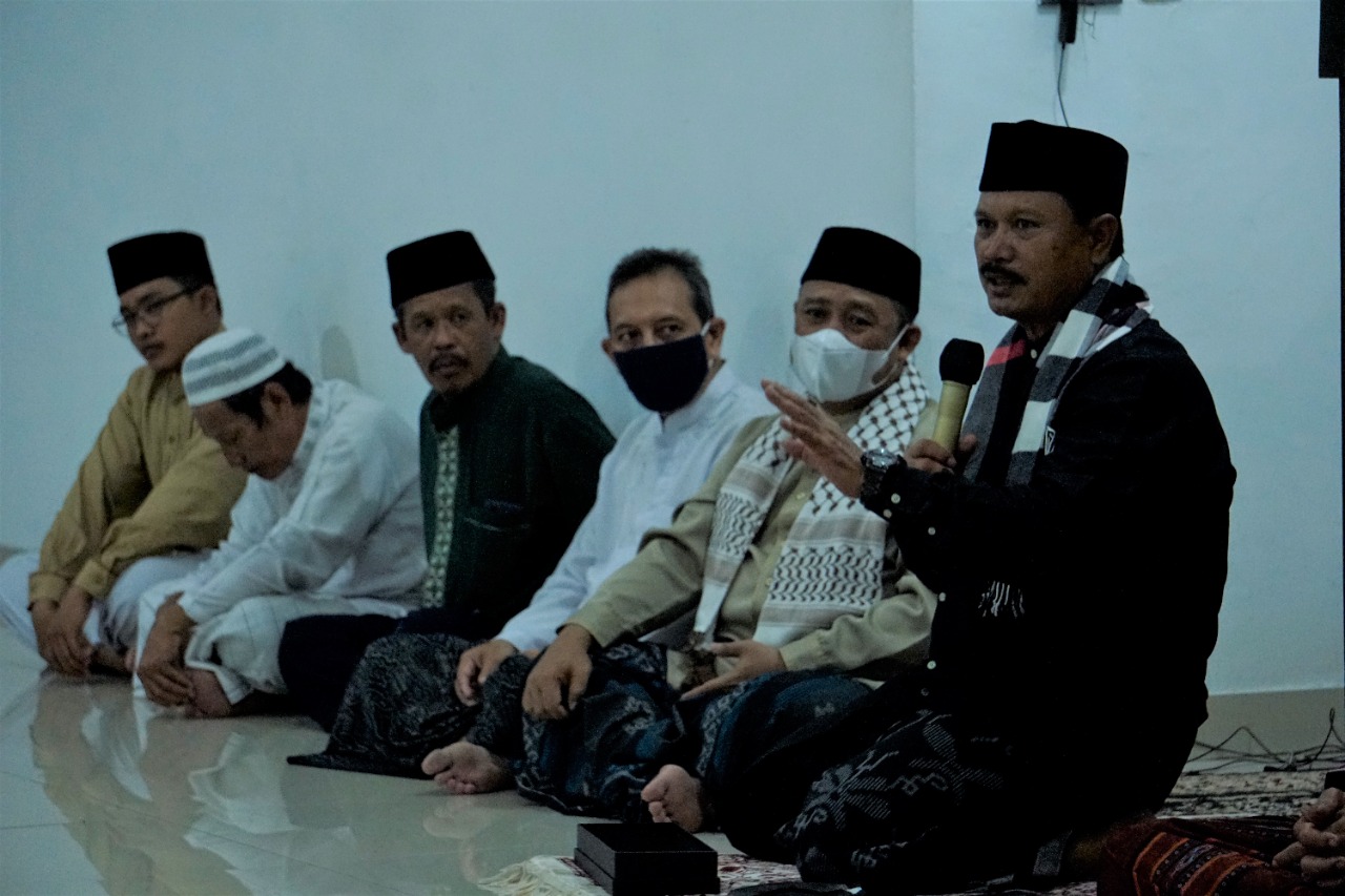 Salat Isya di Masjid Taqwa, Wali Kota Ajak Jamaah Turut Bangun Kota