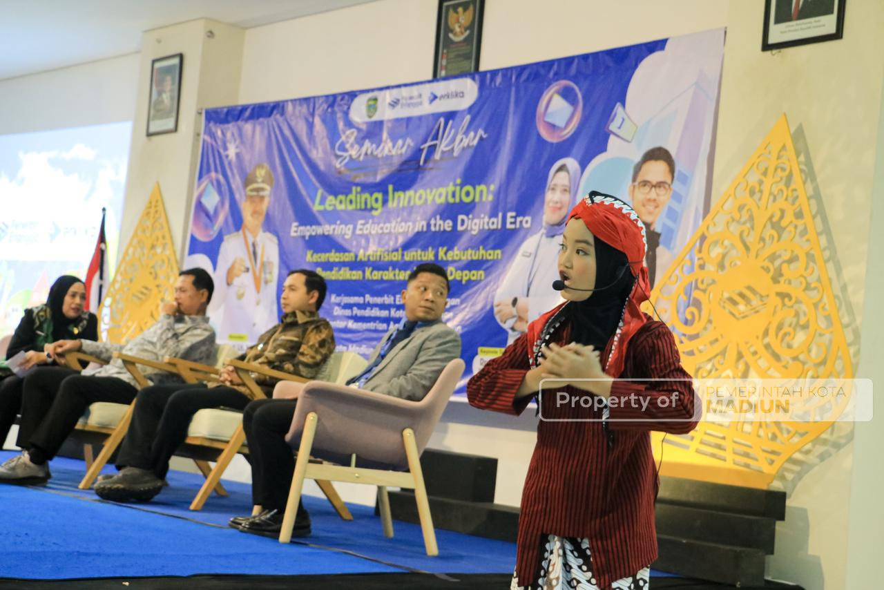 Jadi Narasumber Seminar Akbar, Wali Kota Madiun Tekankan Penguatan Pendidikan Karakter di Era Digitalisasi