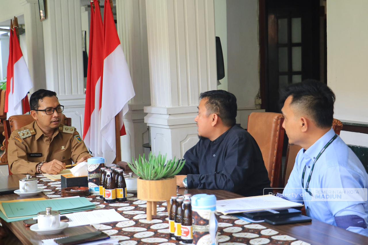 Gelar Audiensi, Plt Wali Kota Madiun Bahas Penguatan BPR Kota Madiun