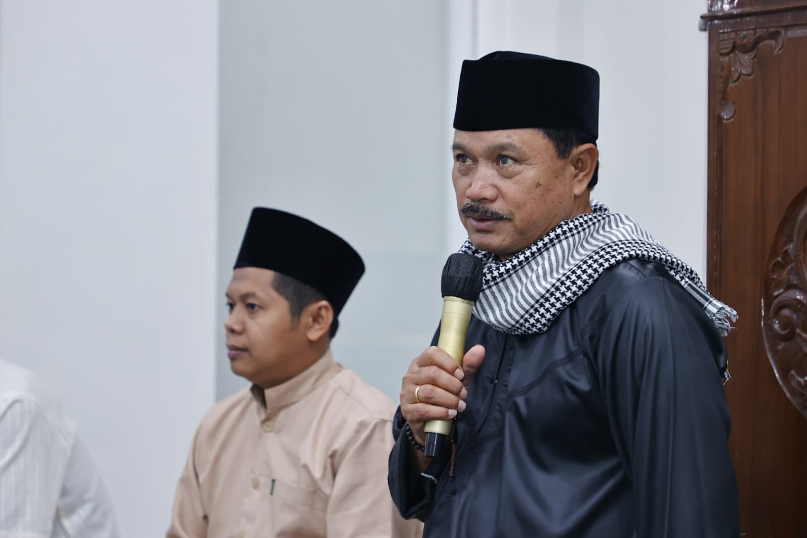 Tarawih di Masjid Baiturohim Lanjutan Safari Ramadan, Wali Kota Harap Jamaah Tak Khawatir Kebutuhan Pokok Lebaran