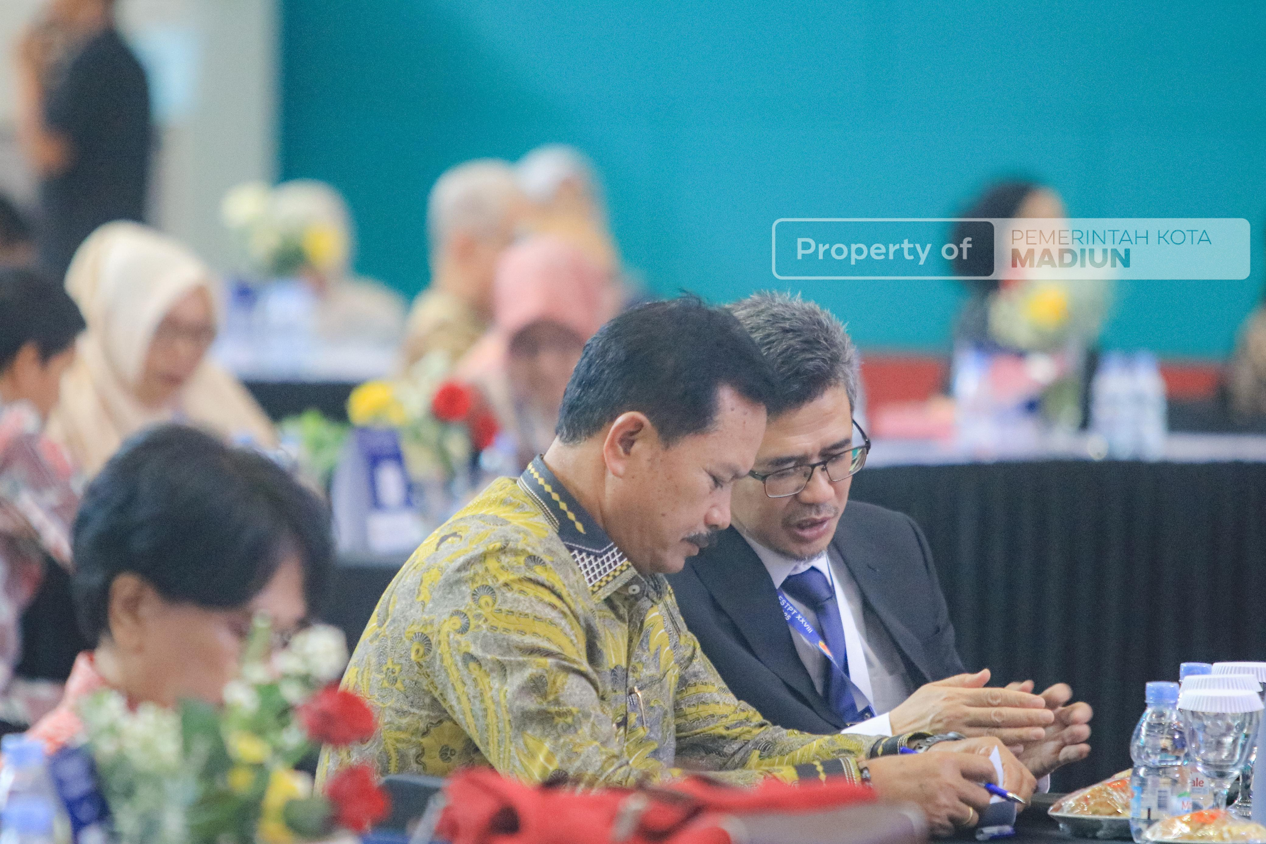 Wali Kota Madiun Apresiasi Perkembangan Perguruan Tinggi dalam Simposium FSTPT di PPI Madiun