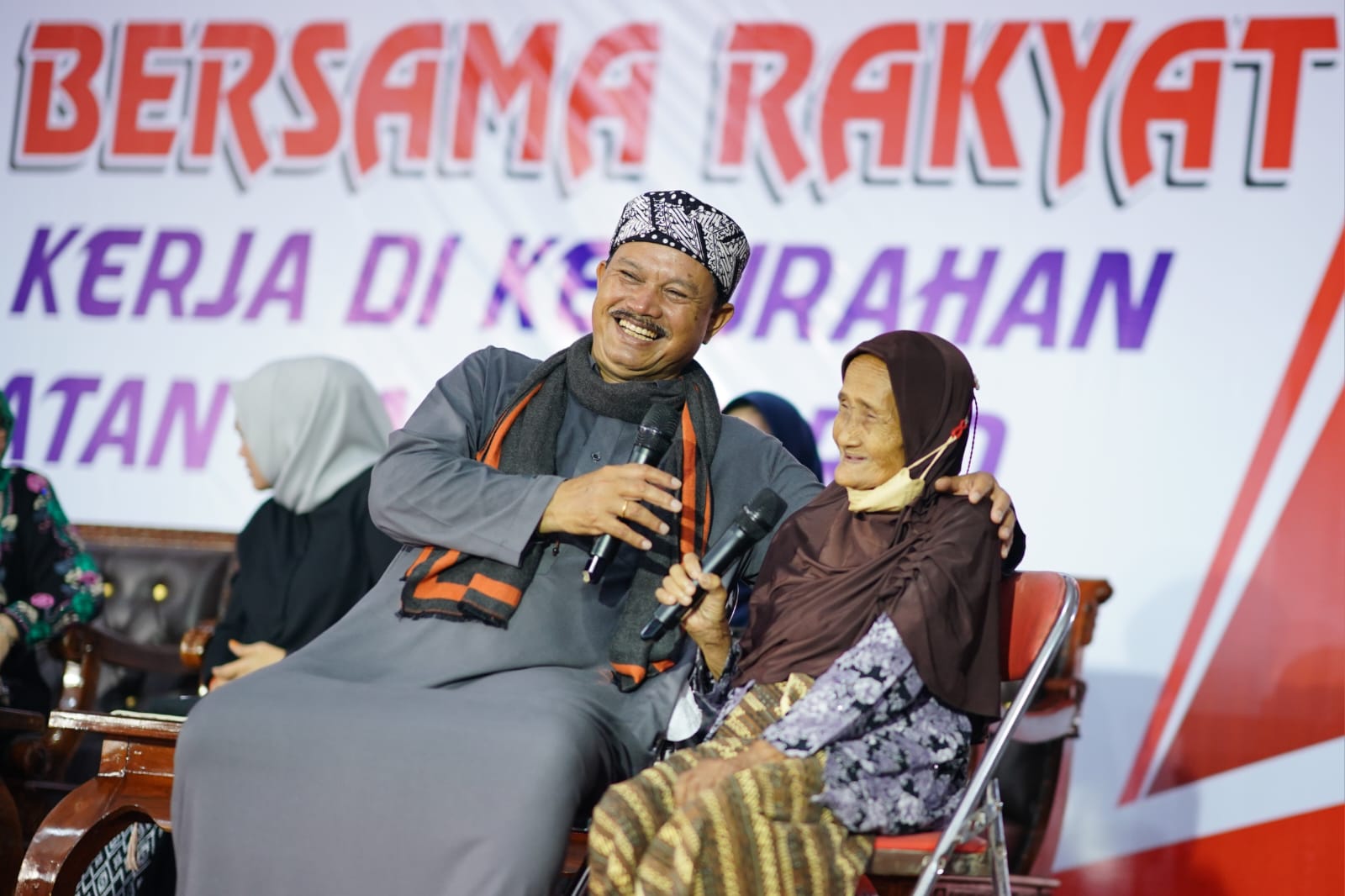 WBR di Kecamatan Manguharjo, Wali Kota Sampaikan Informasi Hingga Serahkan Hadiah Lomba Kebersihan Makam